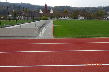 Wettingen Rasenspielfeld mit Laufbahn_bearbeitet